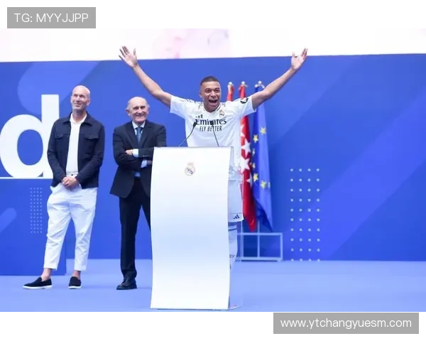 姆巴佩加盟皇马前告知巴黎球迷团体主席其决定引发热议